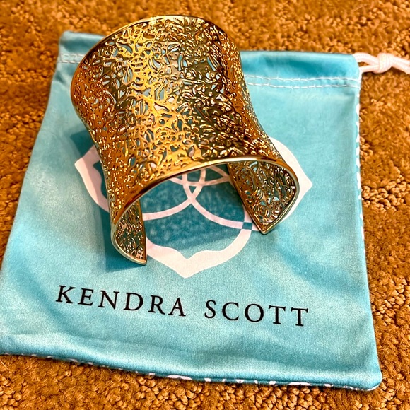 Kendra Scott Jewelry - Kendra Scott gold cuff bracelet